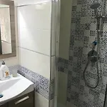 לינה וארוחת בוקר Dilemma 3*