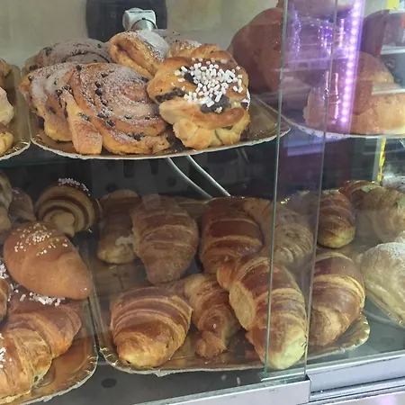 Bed & Breakfast Dilemma 3*